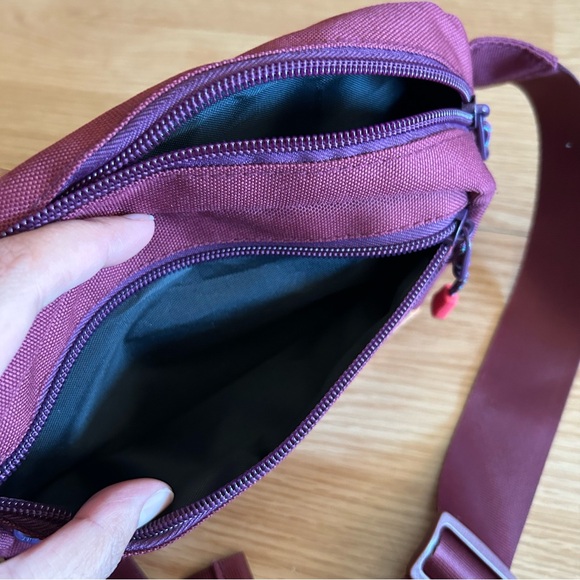 Wilderdog Huckleberry Utility Fanny Travel Pack Bag - Picture 6 of 9